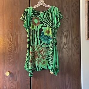 Yummy short sleeved bright green and black top. Size Medium.